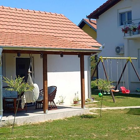 Apartman Flora Vrdnik Buitenkant foto