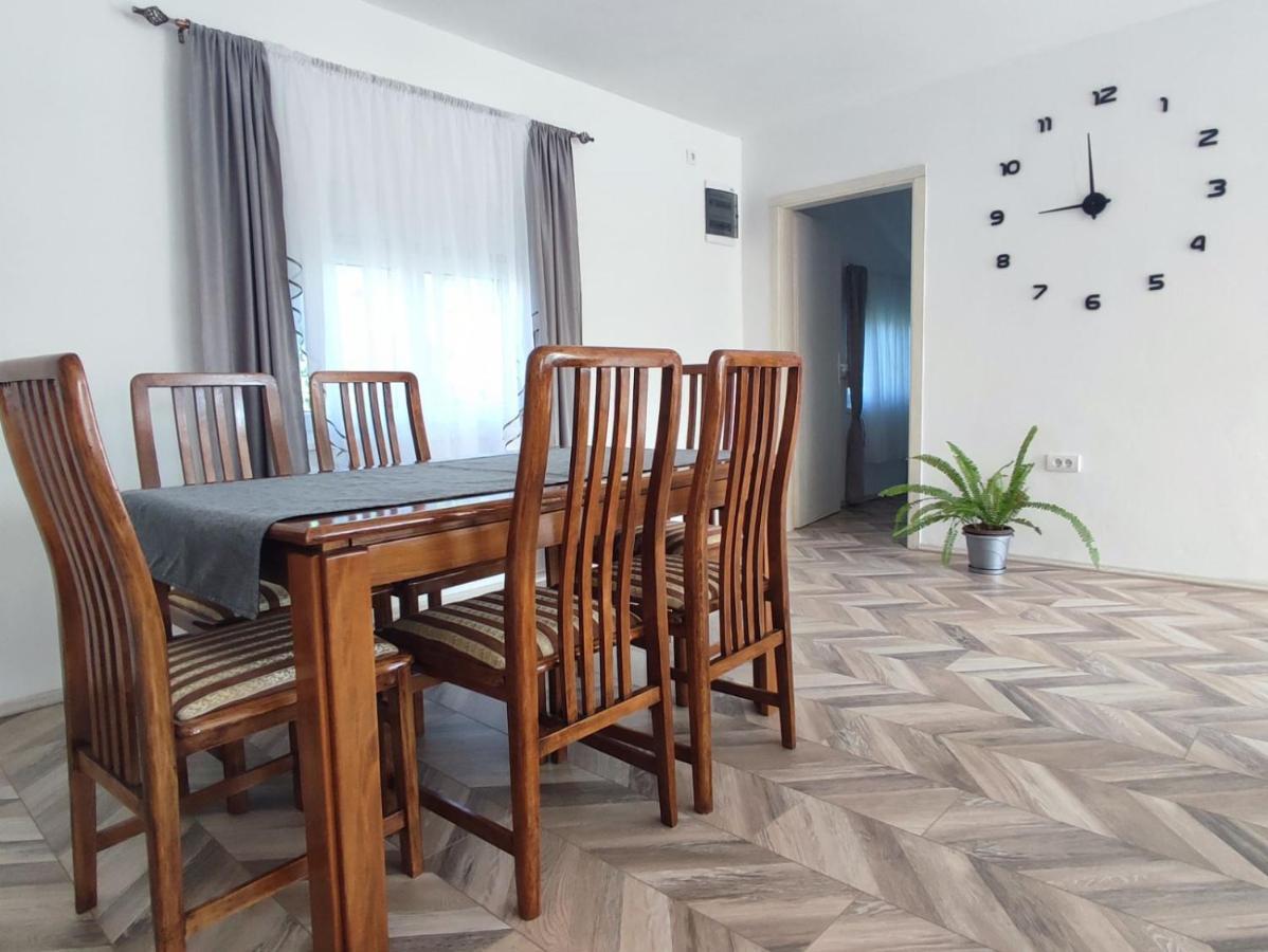 Apartman Flora Vrdnik Buitenkant foto