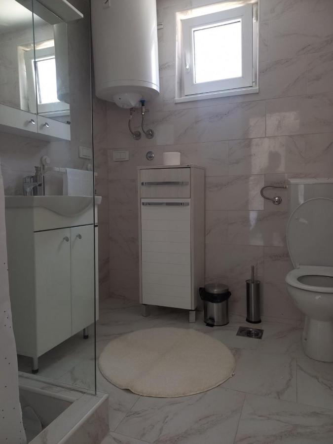 Apartman Flora Vrdnik Buitenkant foto